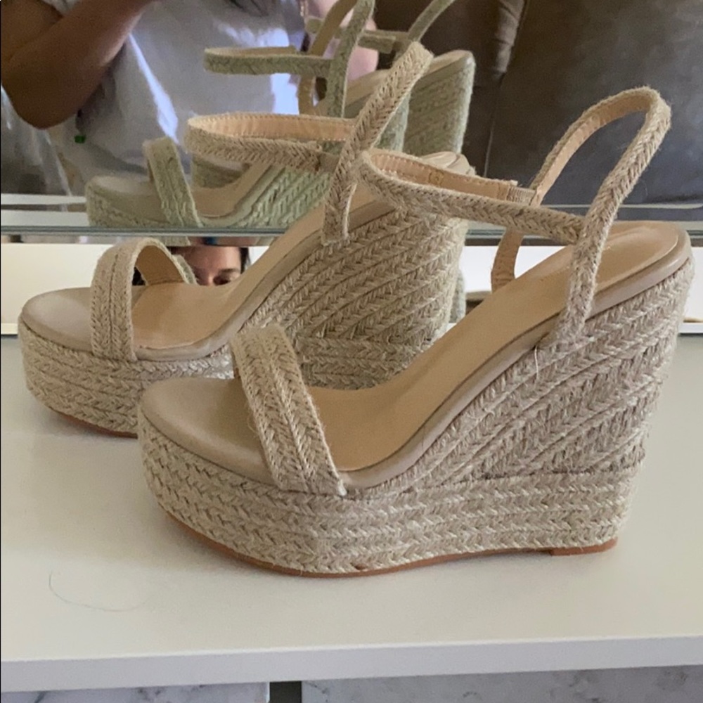 Tan wedges LAST DROP